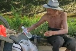 百岁爷爷爆料姐姐视频,姐姐视频背后的感人故事